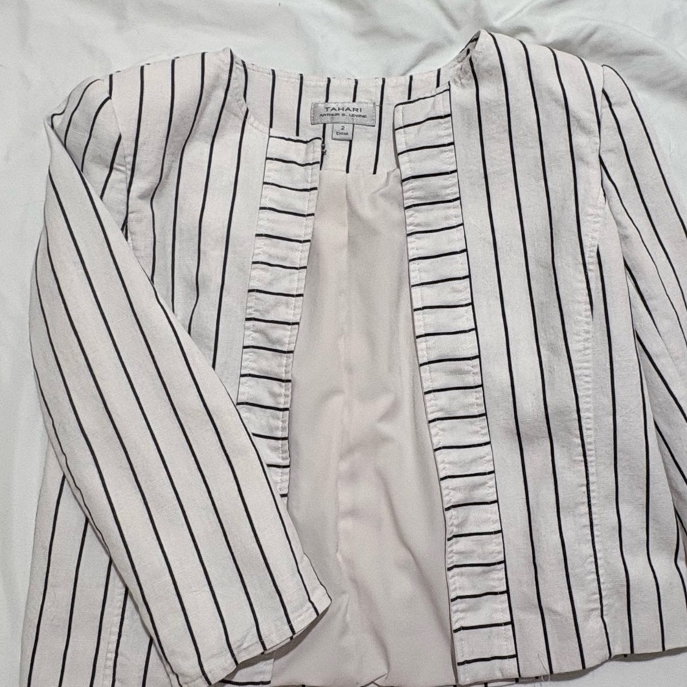 Tahari Women's Cream and Black Striped Blazer